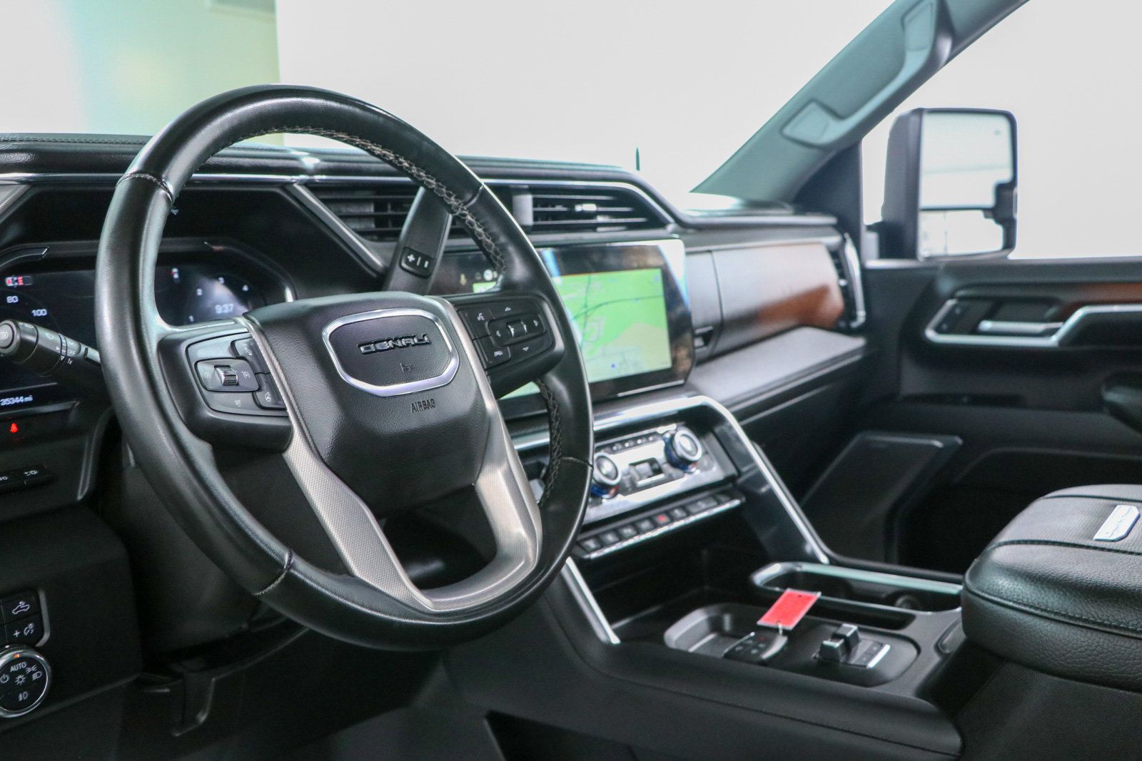 Used 2024 GMC Sierra 2500 Denali w/ Denali Reserve Package AWD/4WD image 27