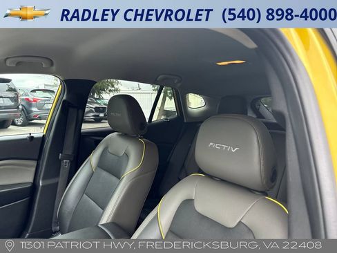 Used 2025 Chevrolet Trax ACTIV w/ Driver Confidence Package FWD image 2