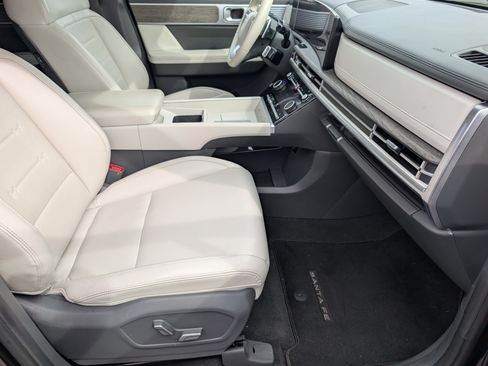 Used 2025 Hyundai Santa Fe Limited AWD/4WD image 28