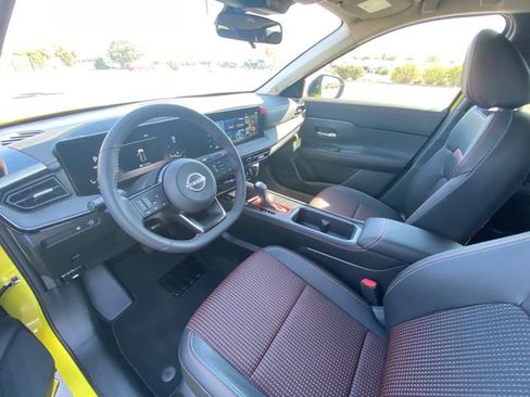 New 2025 Nissan Kicks SR image 10