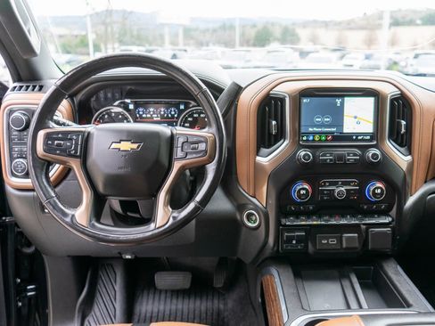 Used 2019 Chevrolet Silverado 1500 High Country w/ Technology Package image 16