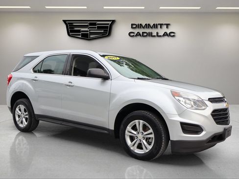 Used 2017 Chevrolet Equinox LS FWD image 3