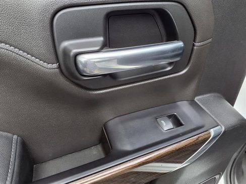 Used 2019 Chevrolet Silverado 1500 RST image 18