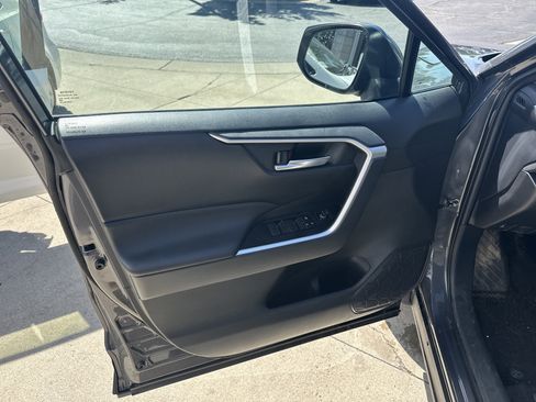 Used 2025 Toyota RAV4 XLE image 13