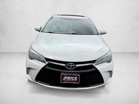 Used 2015 Toyota Camry XSE FWD image 2