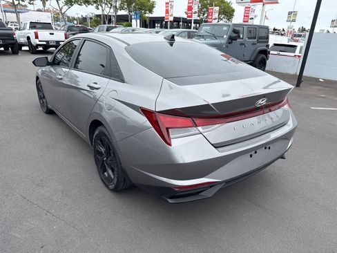 Used 2023 Hyundai Elantra SEL FWD image 14