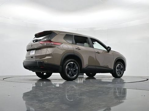 Used 2025 Nissan Rogue SV FWD image 31