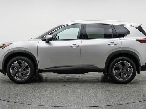 Used 2025 Nissan Rogue SV FWD image 5