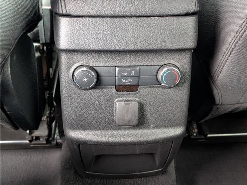 Used 2019 Ford Explorer XLT image 16