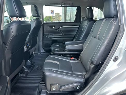 Used 2018 Toyota Highlander SE AWD/4WD image 21
