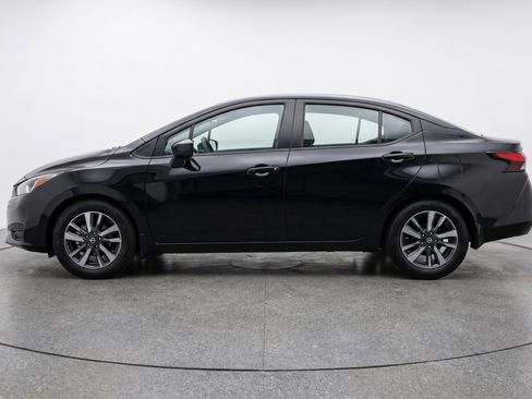 Used 2025 Nissan Versa SV FWD image 5