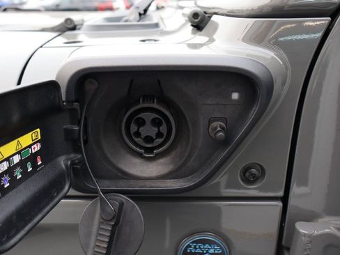 Used 2023 Jeep Wrangler Unlimited w/ Cold Weather Group AWD/4WD image 7