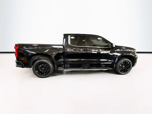 Used 2023 Chevrolet Silverado 1500 High Country w/ High Country Premium Package AWD/4WD image 5
