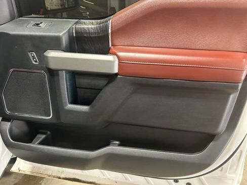 Used 2018 Ford F150 Platinum w/ Equipment Group 701A Luxury AWD/4WD image 20