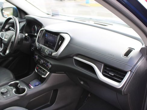 Used 2022 GMC Terrain SLT w/ Tech Package image 29