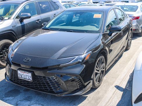Used 2026 Toyota Camry XSE FWD image 5