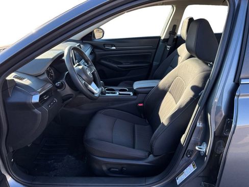 Used 2024 Nissan Altima 2.5 SV image 14