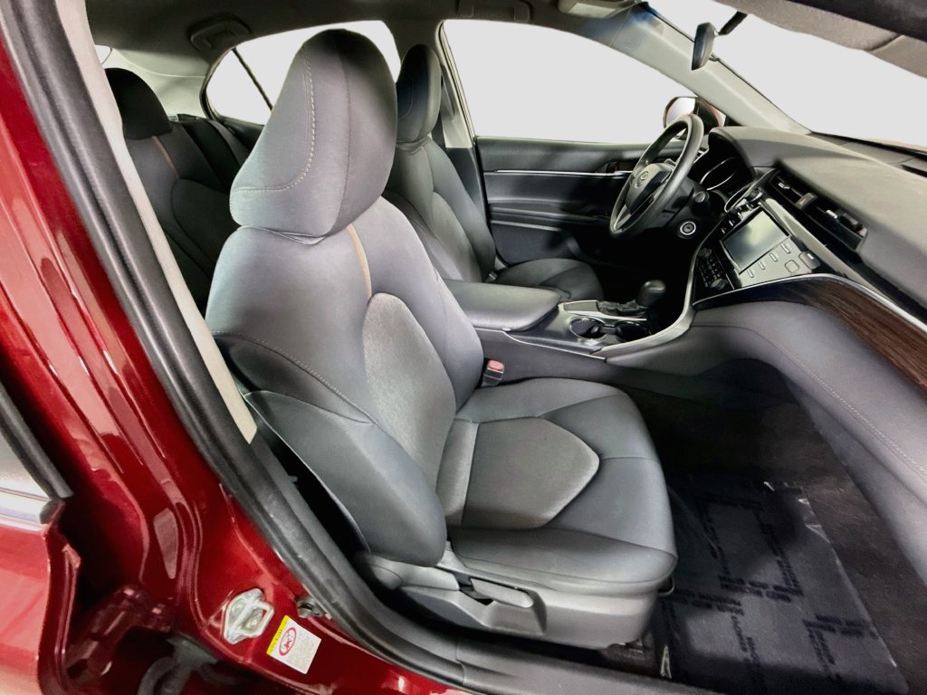 Certified 2018 Toyota Camry LE FWD image 29
