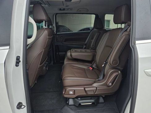 Certified 2025 Honda Odyssey Touring image 11