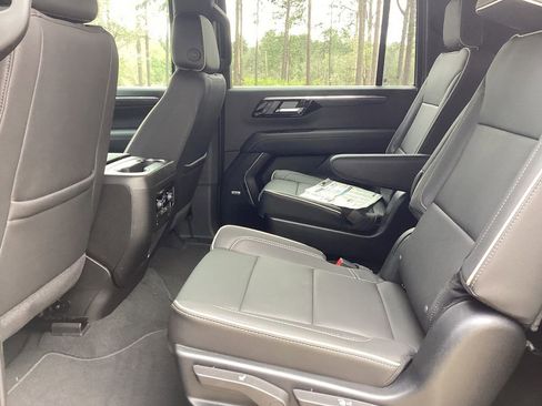 New 2025 Chevrolet Suburban Premier RWD image 18