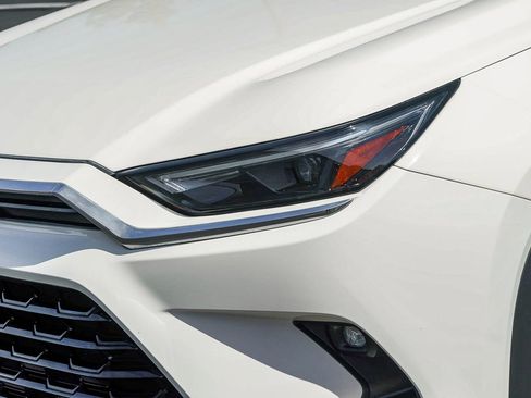 Certified 2024 Toyota Grand Highlander AWD image 9