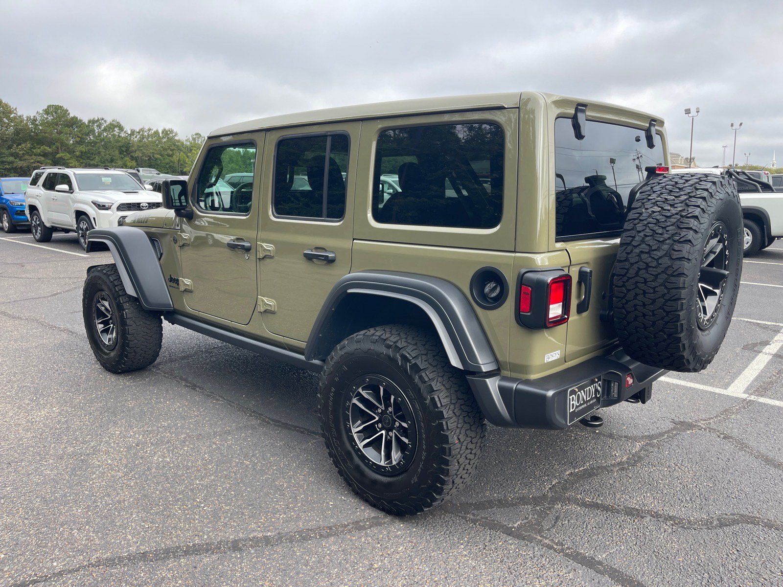 Used 2025 Jeep Wrangler Unlimited Sport AWD/4WD image 14