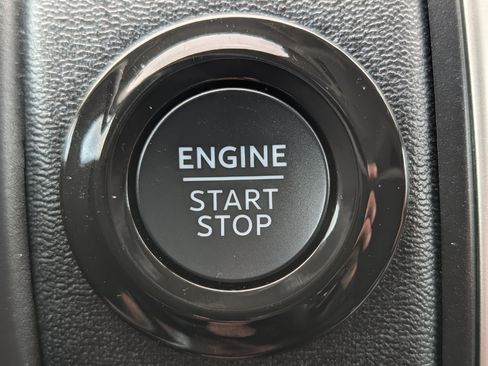 Used 2025 Ford Expedition Active RWD image 37