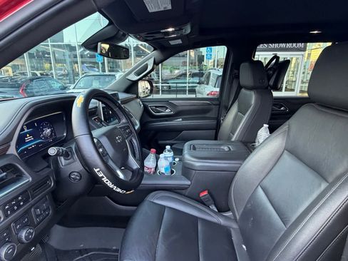 Used 2024 Chevrolet Tahoe Z71 w/ Luxury Package AWD/4WD image 6