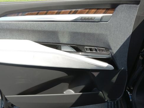 New 2026 Cadillac Escalade Platinum Sport AWD/4WD image 9