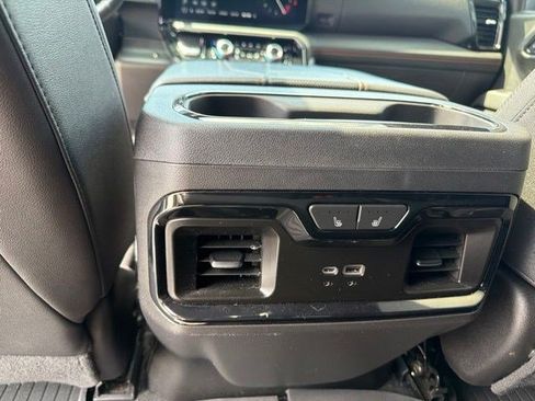 Used 2023 GMC Sierra 1500 AT4 w/ Technology Package AWD/4WD image 17