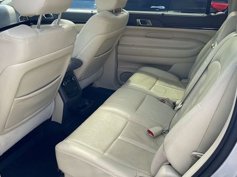 Used 2014 Lincoln MKT FWD image 23