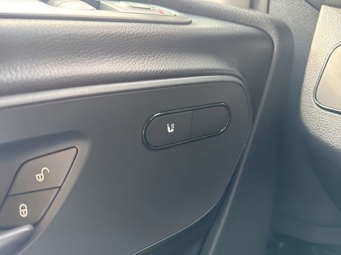 Used 2025 Mercedes-Benz Sprinter 2500 image 17