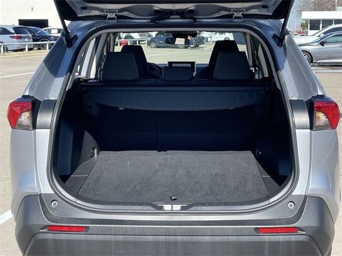 Used 2025 Toyota RAV4 XLE image 28