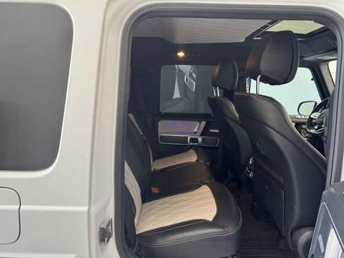 Used 2024 Mercedes-Benz G 550 image 18