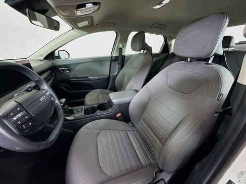 Used 2025 Kia K4 EX image 11