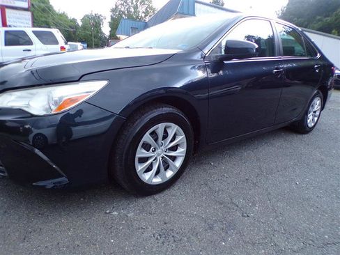 Used 2016 Toyota Camry LE FWD image 5