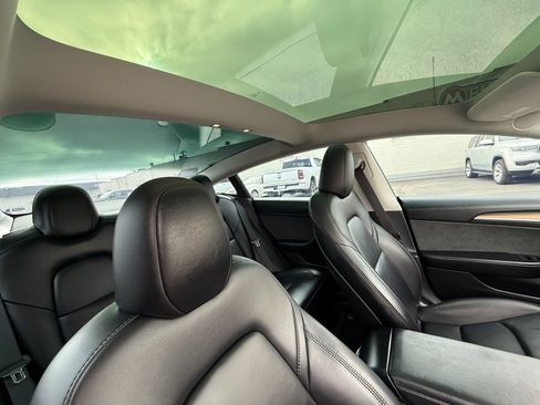 Used 2023 Tesla Model 3 Standard Range image 11