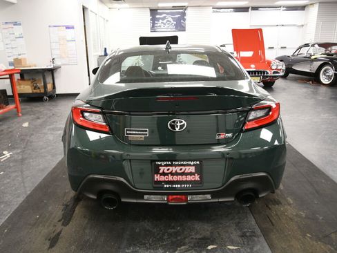 Certified 2025 Toyota GR86 Hakone Edition image 6