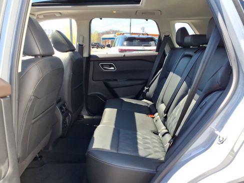 Used 2023 Nissan Rogue Platinum w/ Platinum Premium Package AWD/4WD image 13