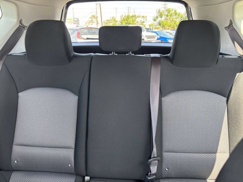 Used 2025 Kia Soul LX w/ LX Technology Package FWD image 38