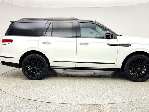 Used 2024 Lincoln Navigator Black Label AWD/4WD image 4