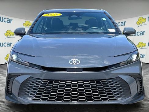 Used 2025 Toyota Camry SE FWD image 2