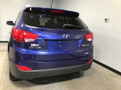 Used 2011 Hyundai Tucson GLS image 4