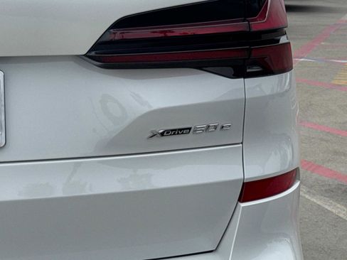 Used 2024 BMW X5 xDrive50e w/ M Sport Package image 6