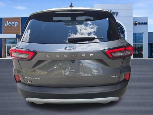 Used 2025 Ford Escape Active AWD/4WD image 9