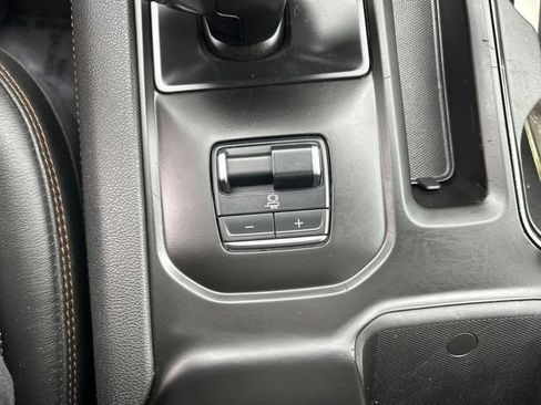 Used 2025 GMC Sierra 1500 AT4 w/ AT4 Premium Package AWD/4WD image 30