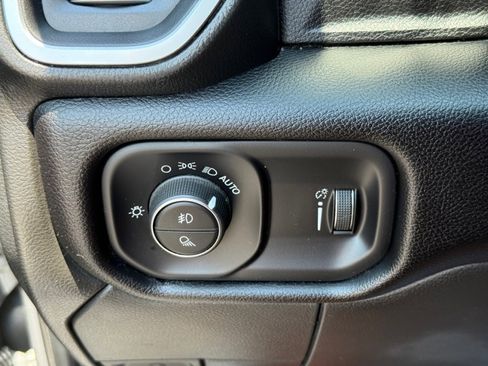 Used 2024 RAM 3500 Big Horn image 33