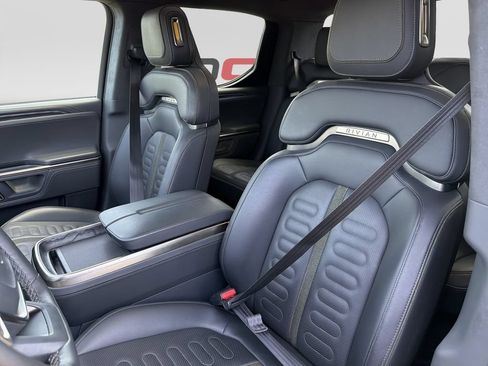 Used 2022 Rivian R1T Launch Edition AWD/4WD image 11