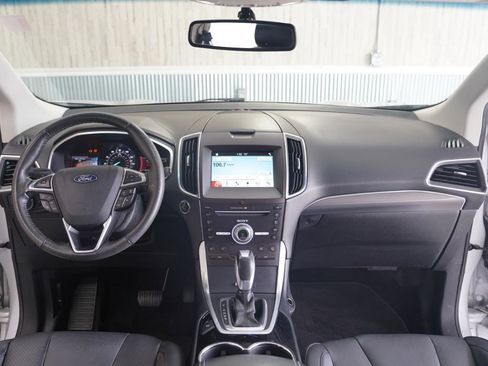 Used 2018 Ford Edge Titanium w/ Equipment Group 301A FWD image 17