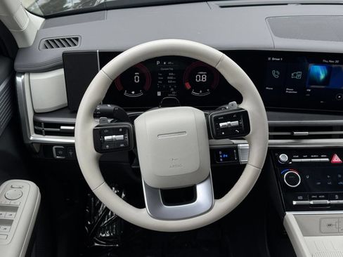 Used 2025 Hyundai Santa Fe SEL FWD image 29